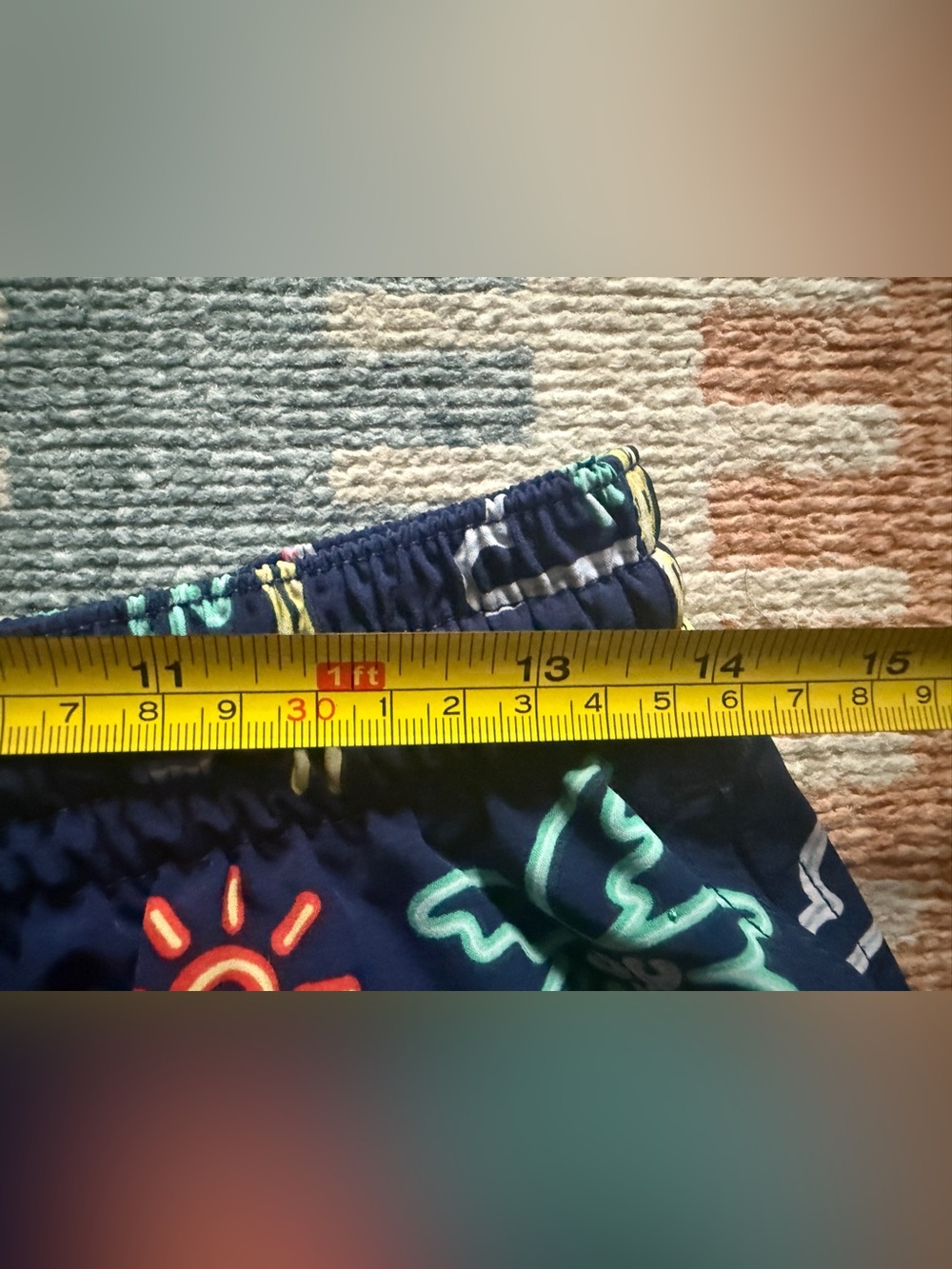 Chubbies Men’s Tropical Flamingo Swim Trunks Navy 5.5” Inseam - Picture 9 of 9
